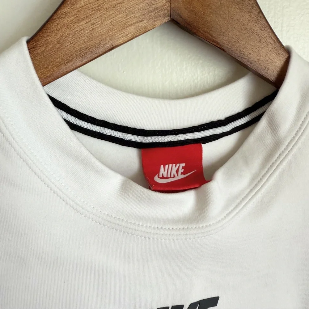 Nike Sportswear Air Crop Top